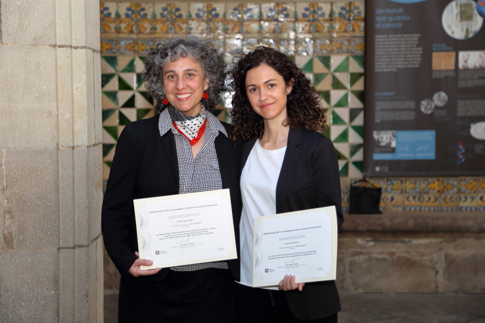 Consell_Audio's tweet photo. El @Consell_Audio ha atorgat dues mencions: una a Gemma Palà (@gemmapalaa) pel treball del tractament mediàtic del procés per part de @tv3cat i l'altra a Paola Lagos pel treball sobre les estratègies narratives, estètiques i formals de l’artista brasiler-israelià David Perlov. https://t.co/elRjE4tg9R