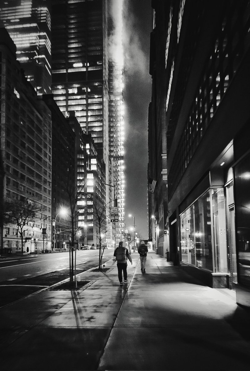 SandroFrias's tweet photo. INTO THE NIGHT
#blackandwhitephotography #cityscape #photography #nyc #streetphotography https://t.co/CkaPQzcayB
