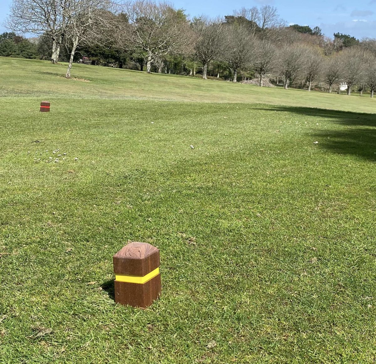 TruroGolfClub's tweet photo. New tee markers going out @TruroGolfClub   Thanks to @AgrovistaUK &amp; @dbevanturfie for their great service.  New tee signs coming soon… ⛳️👍 https://t.co/hvvP0x4RIU