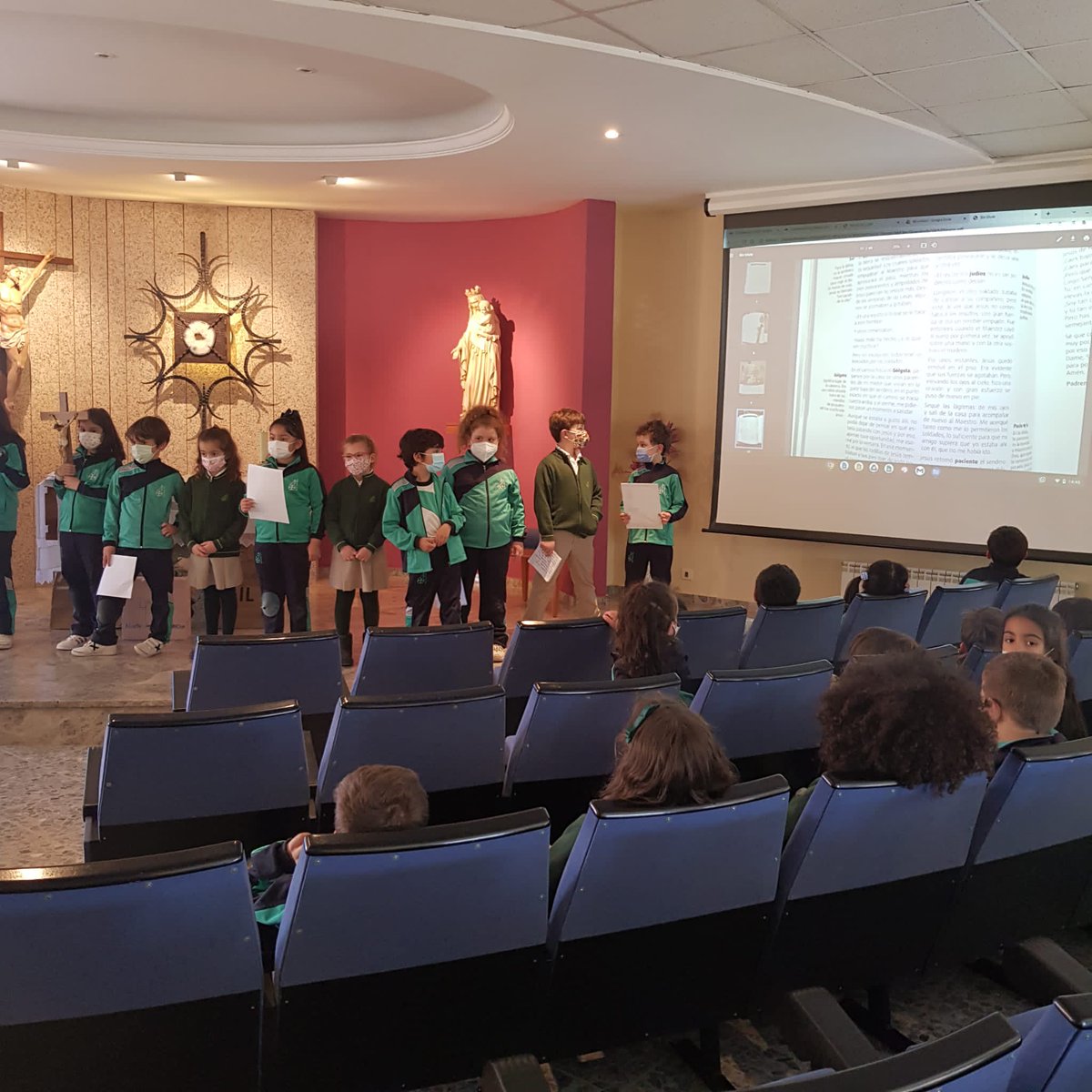 FESDPinto's tweet photo. Finalizamos el segundo trimestre celebrando un Vía Crucis en la capilla en el que todos nuestros alumnos y alumnas han participado. #SOMOSFESD https://t.co/tKUWtSt0r6