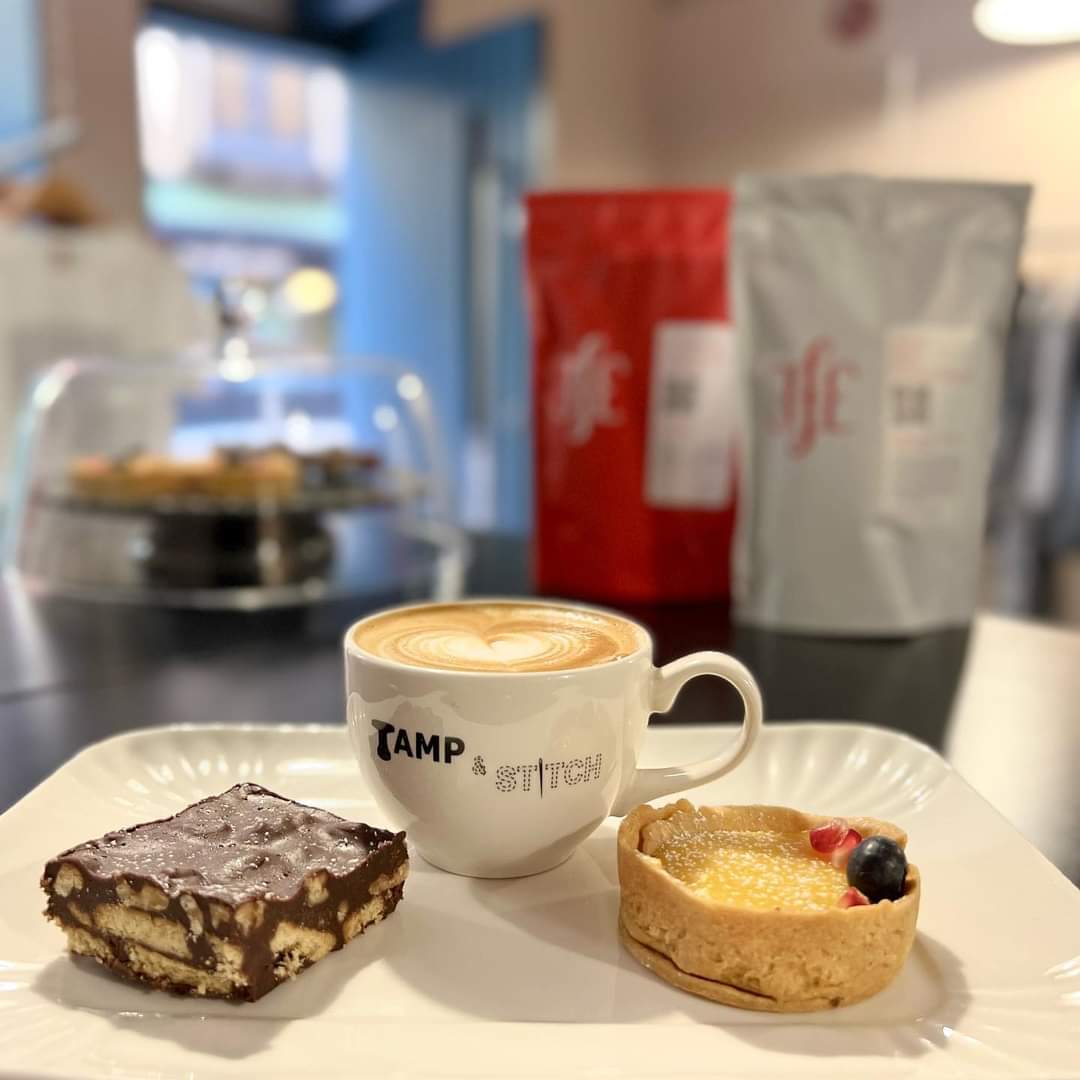 #freshlymade #lemoncurd tarts &amp; Choco biscuit cakes #CoffeeTime #coffeebreak
