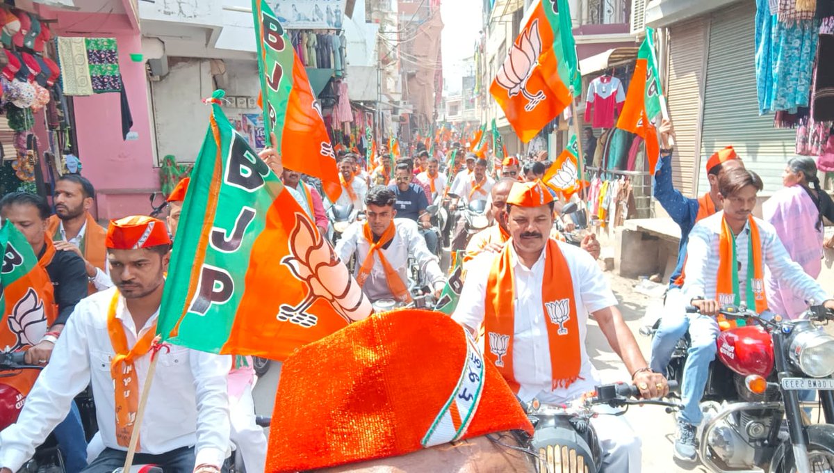 KalpeshTalati1's tweet photo. આઝાદી કા અમૃત મહોત્સવ અંતર્ગત દાહોદ જિલ્લા યુવામોરચા દ્વારા બાઇક યાત્રા નું આયોજન યાત્રા પ્રવાસ ફતેપુરા,સુખસર,સંજેલી,સિંગવડ,લીમખેડા,
દેવગઢબારીયા,ધાનપુર ગરબાડા દાહોદ ને ઝાલોદ
@shankaramaliya @DrPrashantkorat @MohitDamor17 @RahulRa70104861 @AlayDarji @Reenapanchalbjp @BJP4Gujarat https://t.co/nsQIOT5hCm