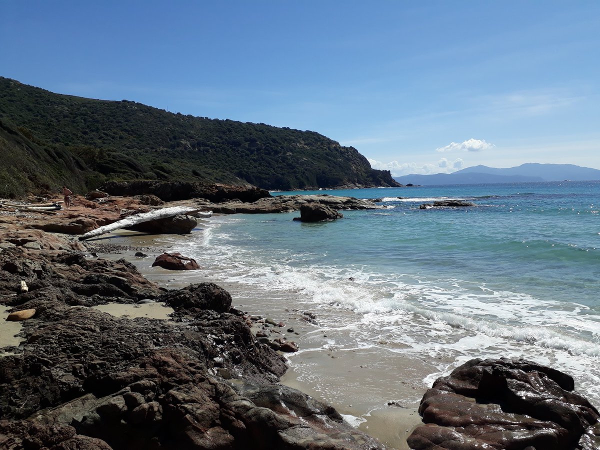 julienmairal's tweet photo. Leaving Cargèse aftre three fantastic days at #StatLearn2022. This is what on-site events look like. Thumbs up to the organizers! https://t.co/ryRjXGhHot https://t.co/TN9aelyzXq
