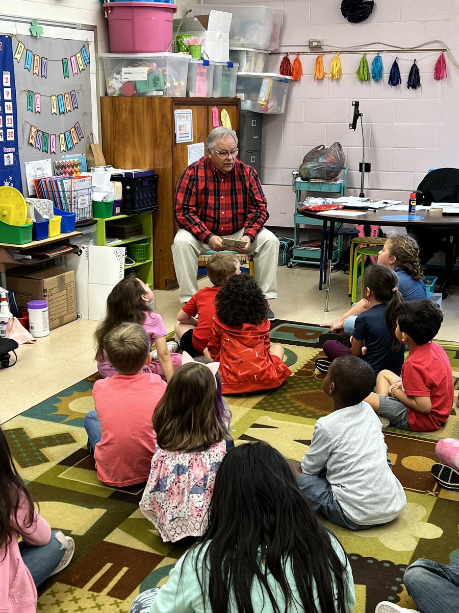 StedmanPonies's tweet photo. Leaders are Readers!  Thanks to all of our leaders for coming out and reading to our classes today! https://t.co/F4BszQ8L88
