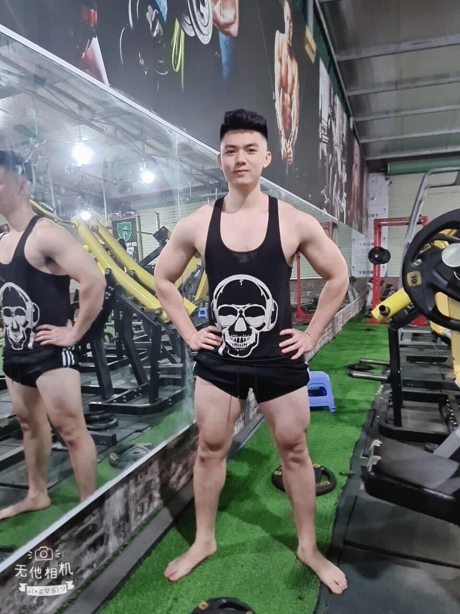 kennano1122's tweet photo. Nghe đồn e nó có đi khách hả mọi người https://t.co/G2FfL8kJ11