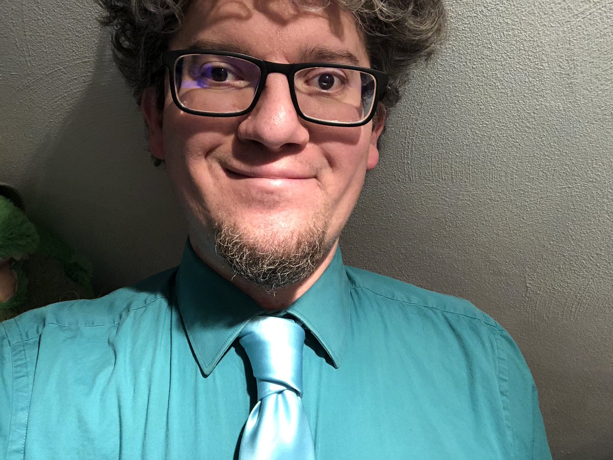 alextvalencic's tweet photo. It is EOY testing season in much of the US. It can be tempting to stop instruction during this time, but my counsel is to keep it going and keep it interesting even if, like the #ChristensenKnot, it is also simple! #KnottyThursday https://t.co/QEWdoP7St6