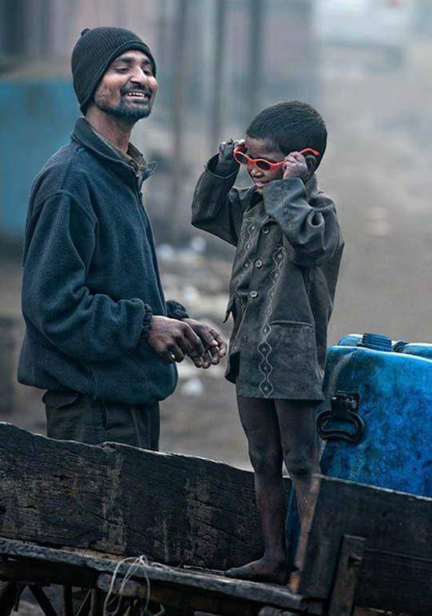 Guleid__Mo's tweet photo. Wiilka yar:- Aabo Sideen Ku ahay Ma Ku fool xumahay.? Abaha:- Maya wiilkaygi Adiga Waad Qurux badantahay Ee aduunkan ayaa Foolxun."🥺💔 https://t.co/wVI8GOrNFh