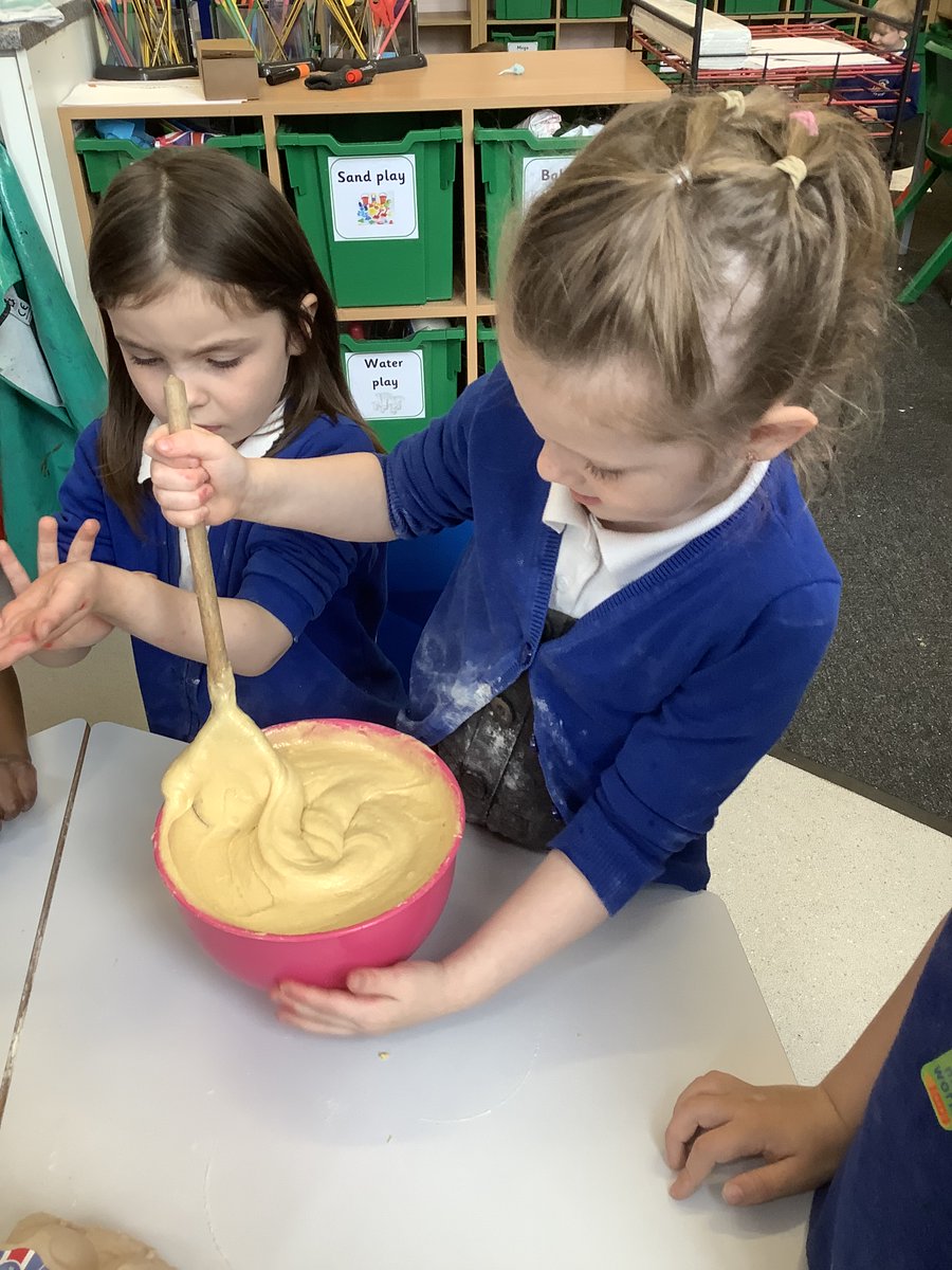 Wheeler_PS's tweet photo. Green Base were busy baking yesterday! I wonder what they were making? #wheelereyfs #wheelerdt https://t.co/60dbVgIhX3