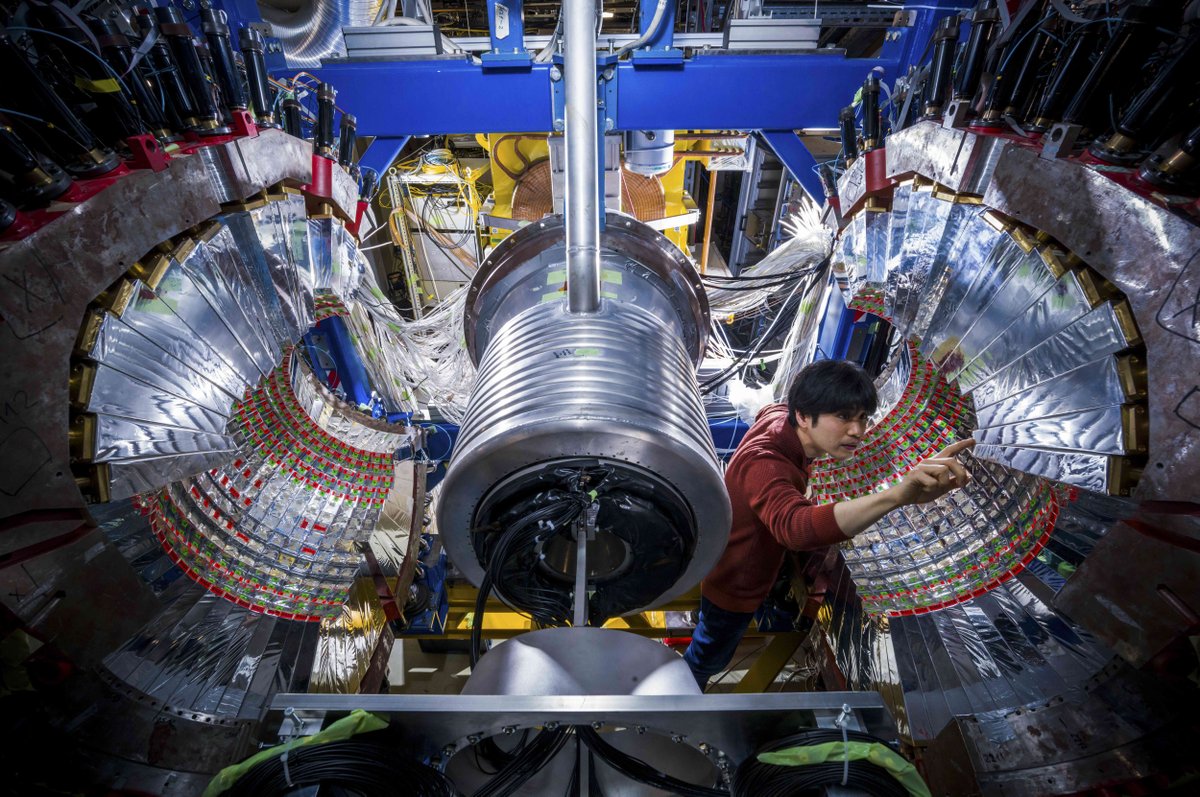 Yoshiki Tanaka <a href="/yoshiki_tnk/">Yoshiki Tanaka</a> is working at <a href="/FAIR_GSI_en/">FAIR GSI - @FAIR_GSI_en@helmholtz.social</a> for over a decade. What attracted the #Japanese physicist <a href="/riken_en/">RIKEN</a> to Germany? And why is he searching for exotic particles? #Interview conducted by students of <a href="/KITKarlsruhe/">Shmoopy</a> blogs.helmholtz.de/beamon/en/2022… #blog © J. Hosan/GSI/FAIR