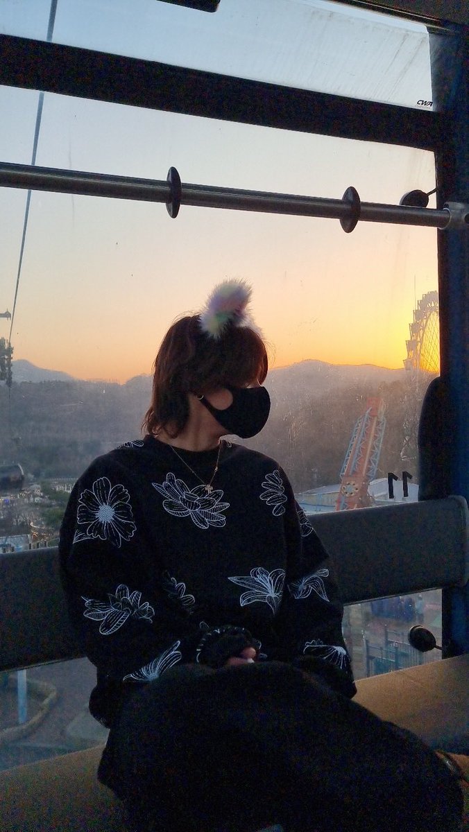 imyutascoconut's tweet photo. today’s yuta update is one for the history books LIKEE https://t.co/7bGrssWrki