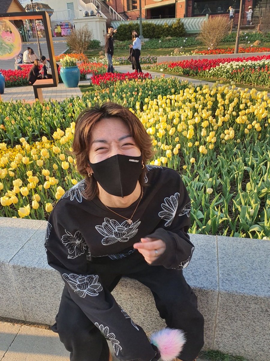 imyutascoconut's tweet photo. today’s yuta update is one for the history books LIKEE https://t.co/7bGrssWrki