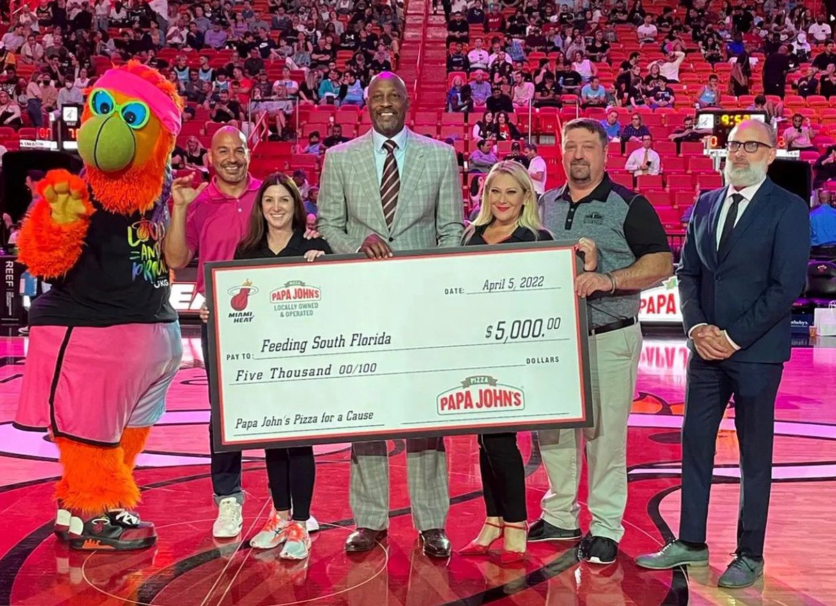PapaJohnsSFL's tweet photo. Your very own @MiamiHEAT and Papa John’s South Florida teamed up during the month of March to help raise money for @FeedingSouthFL through the Pizza for a Cause initiative. We are PROUD to announce that together we raised $5000! Our hearts are full! #BetterTogether ♥️🍕🏀 https://t.co/P9l0LPMvaW