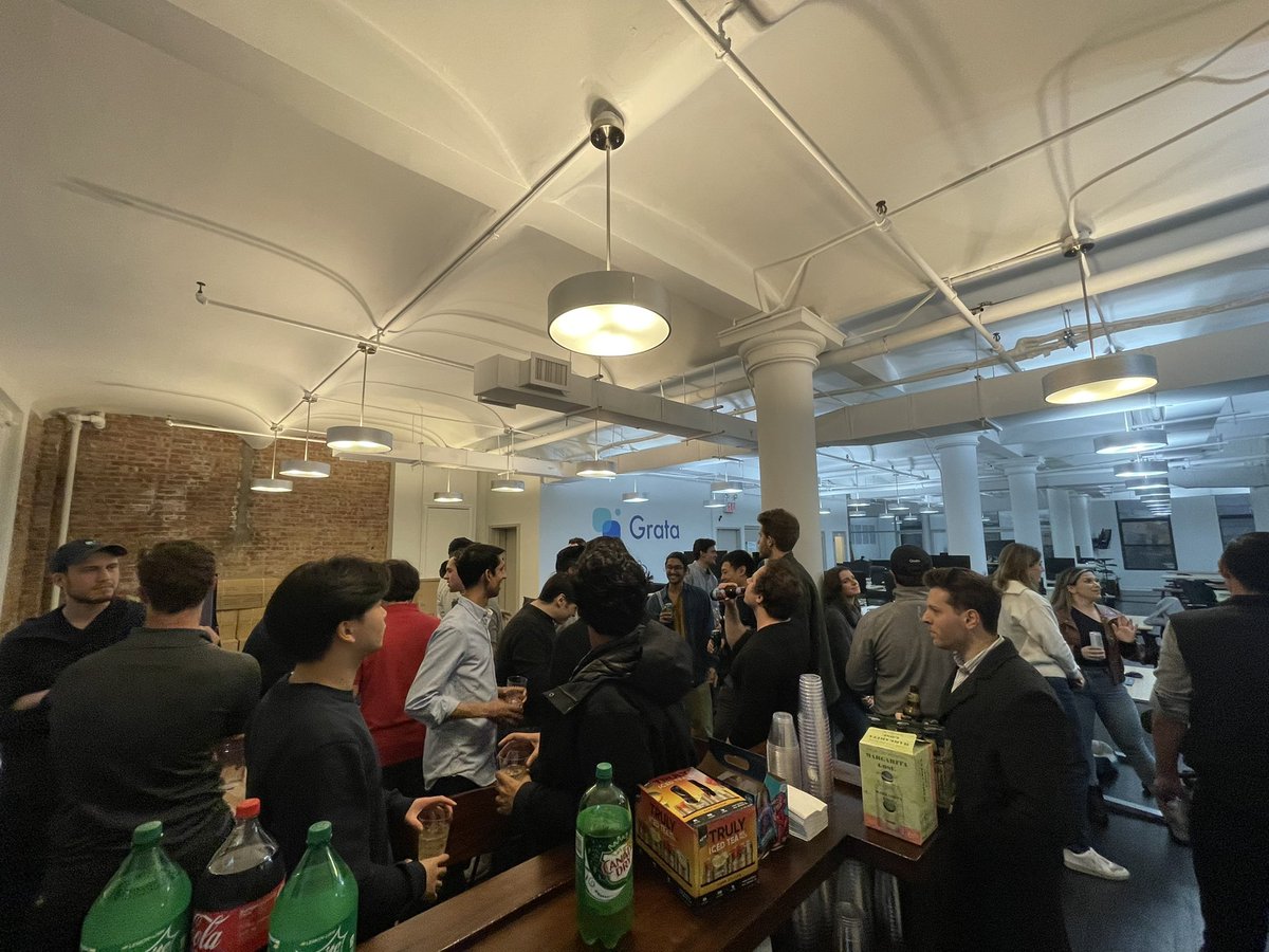 The NYC startup scene is 🔥! Planning to host more startup events this year with <a href="/RutterAPI/">Rutter</a> and <a href="/CommaCapital/">Comma Capital</a> so hit me up if you’re in NYC!
