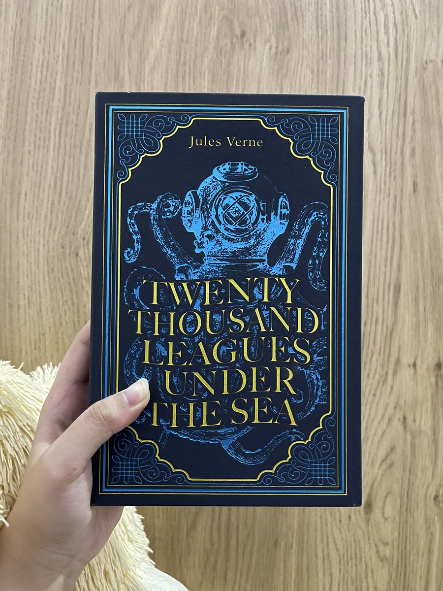 jaemdrives's tweet photo. today’s bookmail 💐 the cover is sooo pretty 🥹 really worth the wait!! thank you so much @neworangestore <3 https://t.co/qK73kdYlXx