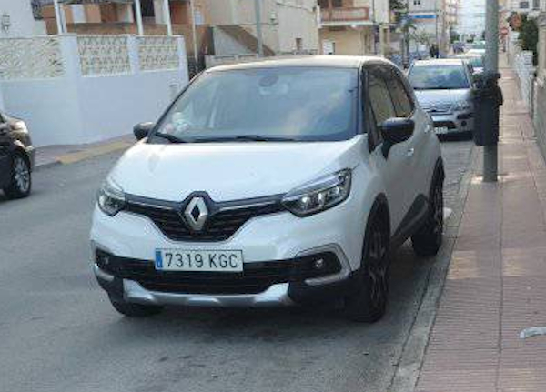 TuRobado's tweet photo. RENAULT Captur (7319KGC) - Vehículo robado en Piles (Valencia)
https://t.co/OyxyiSqQBt

#7319KGC #RENAULTCaptur #Piles #Valencia #Robado #robo #sustraccion #sustraido #vehiculo #coche #cocherobado https://t.co/tBCfeYAkWP