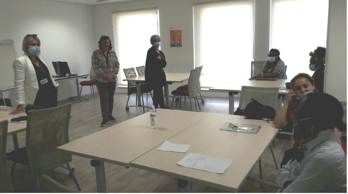 Avec @poleemploi_IDF Mantes, nous travaillons avec l'entreprise Maintien Adom pour réduire les tensions de recrutement sur le secteur de l'accompagnement et du soin - 3  recrutés et une entrée en  #formation d'aide soignante. To be continued 👏👏<a href="/Mbourgeois95/">Marjorie</a> <a href="/CampePhilippe/">Philippe Campe</a>