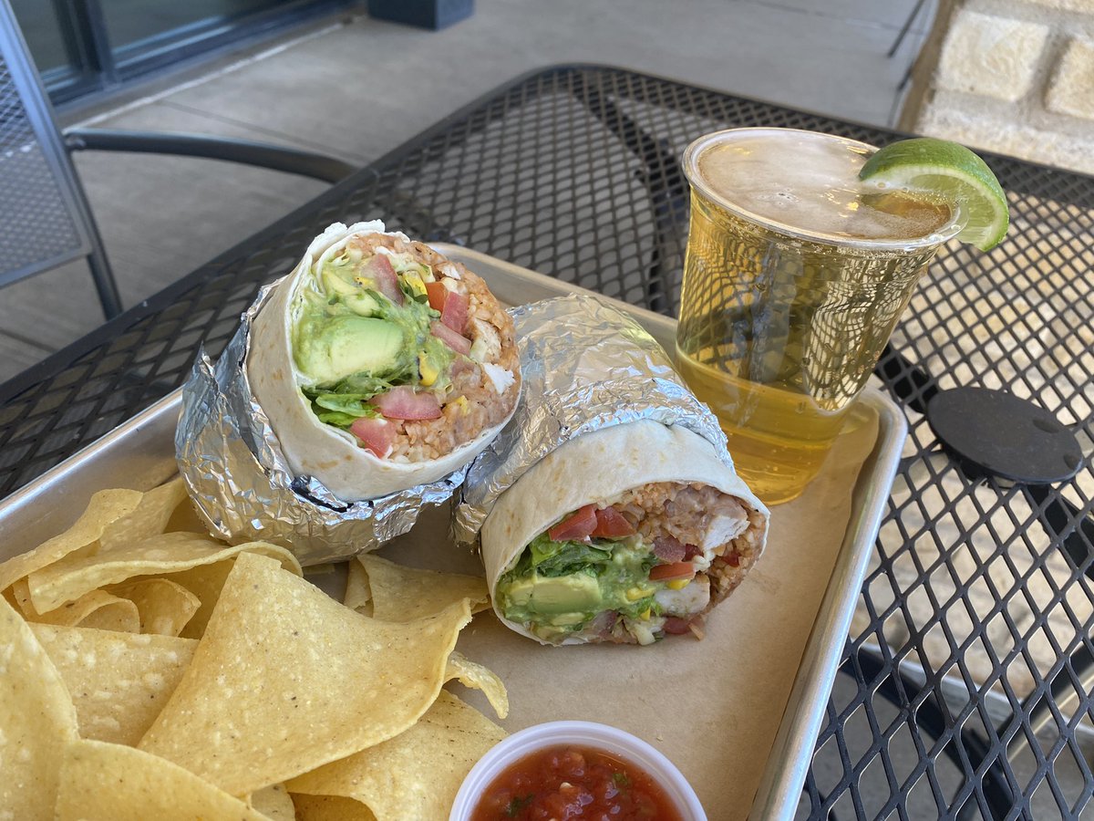 Chiloso_mexican's tweet photo. Happy National Beer & Burrito Day! Visit any location today and get a $7.50 burrito‼️
Add a cold one for $1.50! Now that’s a once in a lifetime deal‼️#BEERITO #NationalBeerDay #NationalBurritoDay #casalinda #rockwall #wylie #rowlett #richardson #denton #southlake #forney #frisco https://t.co/zMGHZvoyIH