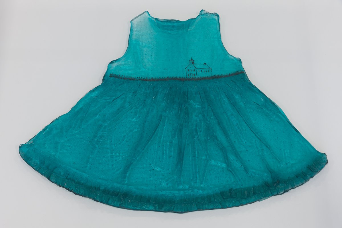 HMILeeds's tweet photo. Discover this sculpture by Silvia Levenson on display in #StateofMatter.
Part of a series referencing the enforced adoption of Argentinian children whose parents were killed during the military dictatorship. Sending the message that childhood, like glass can easily be shattered. https://t.co/LAelZYuikL