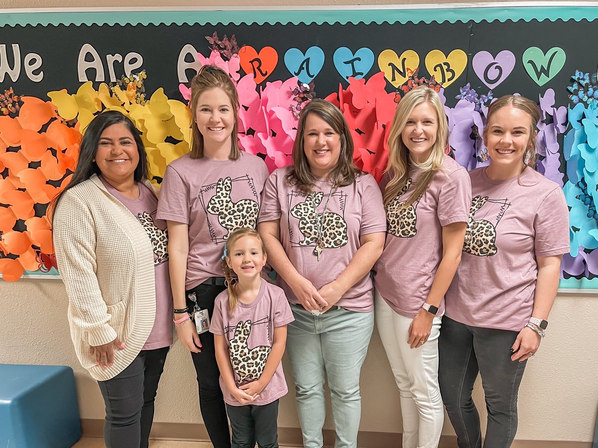 MrsGreen2nd's tweet photo. Twinning with the best team around. 🥰💜🐰💐 https://t.co/jePNJ8U1TY