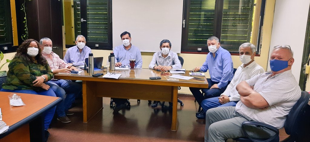 Se realizó hoy una reunión de trabajo con la Junta de Clasif. y Disc., vocales y direct. del CGE para avanzar en el diseño de los concursos de antecedentes y oposición de cargos jerárquicos.

<a href="/jalbertogalarza/">Juan Alberto Galarza</a> <a href="/AnibalArroyos/">Aníbal Arroyos</a> <a href="/adem_hernan/">Hernán Ortiz</a> <a href="/FreazaMarco/">Marco Antonio Freaza</a> #JacintoCabral #Idzi #Alustiza