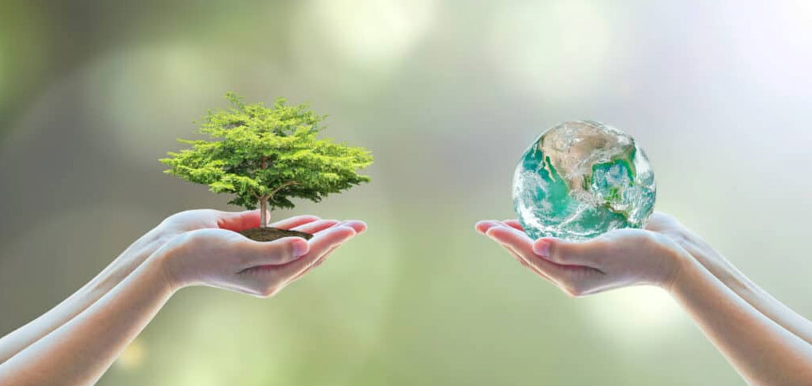 WasteCornwall's tweet photo. What is commercial waste?  
Any waste produced by a business - it legally has to be discarded in a certain way. You cannot, for example, take commercial waste home to dispose of in your domestic bins.  #waste #wastemanagement #wastedisposal https://t.co/IjytrjZSq3