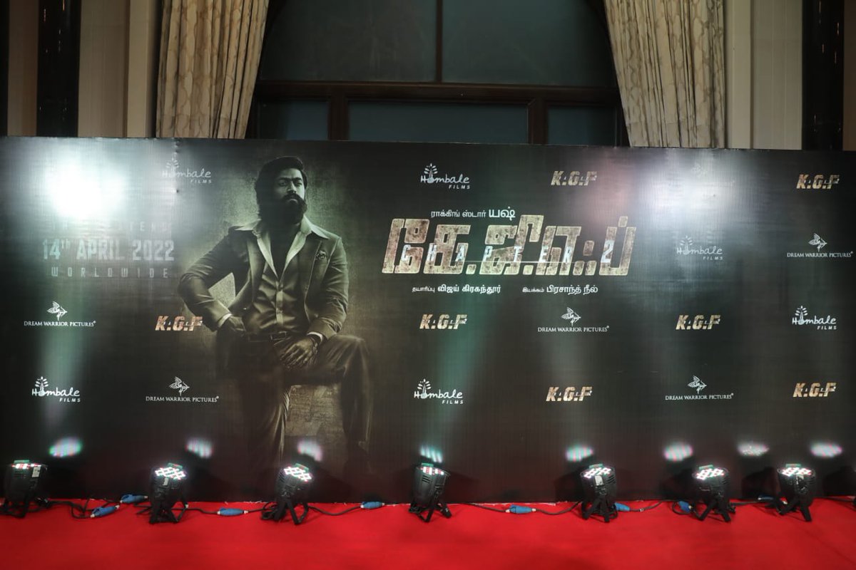 GoaldoneT's tweet photo. #KGFChapter2 #KGFChapter2PressMeet @hombalefilms #yaash https://t.co/6RUw3hbZHs