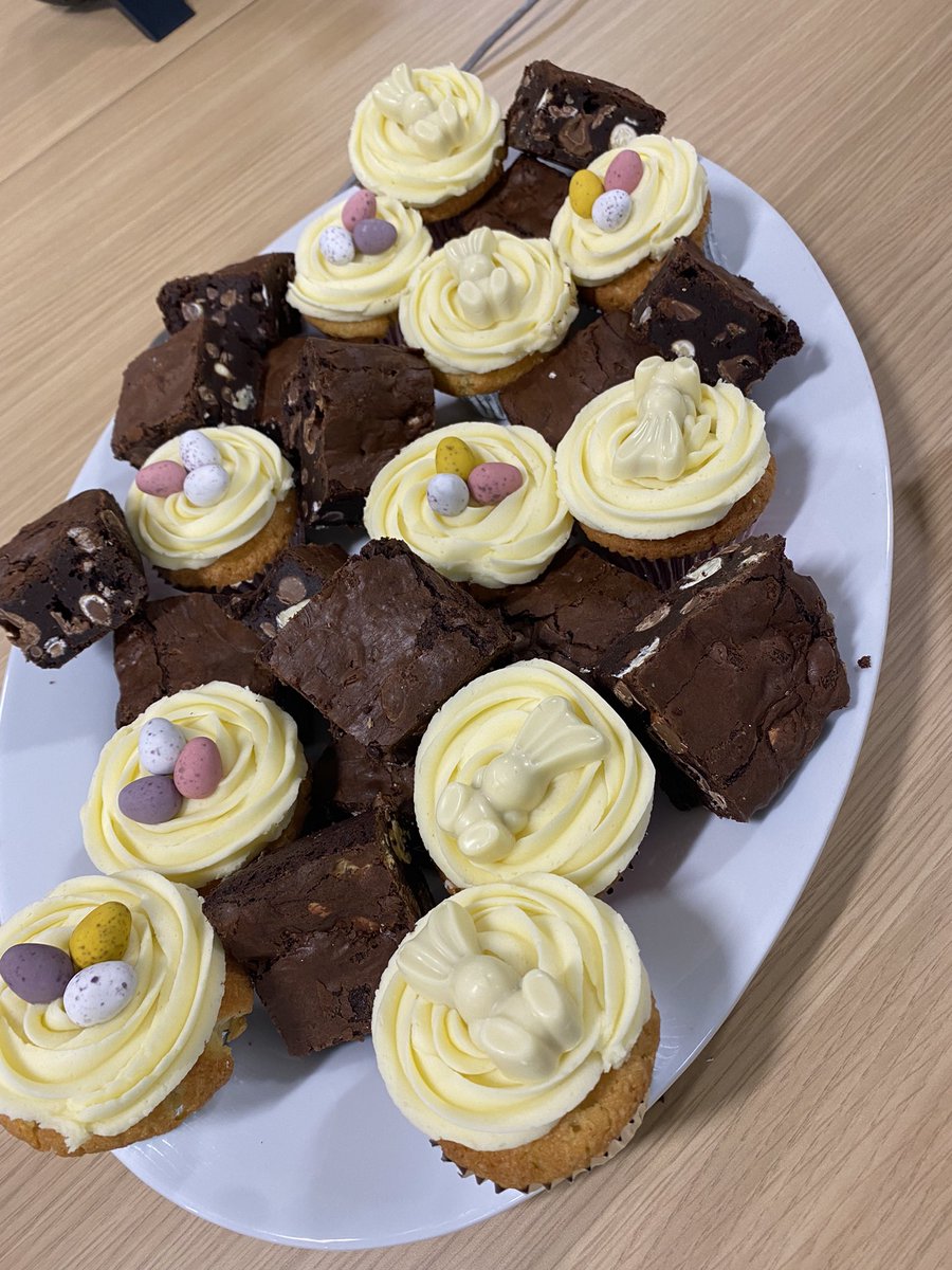 JessicaANeary's tweet photo. In person meeting in Manchester with the @HD_Health crew today. With cake!!!! 🍰 https://t.co/mOSTi0IUWZ