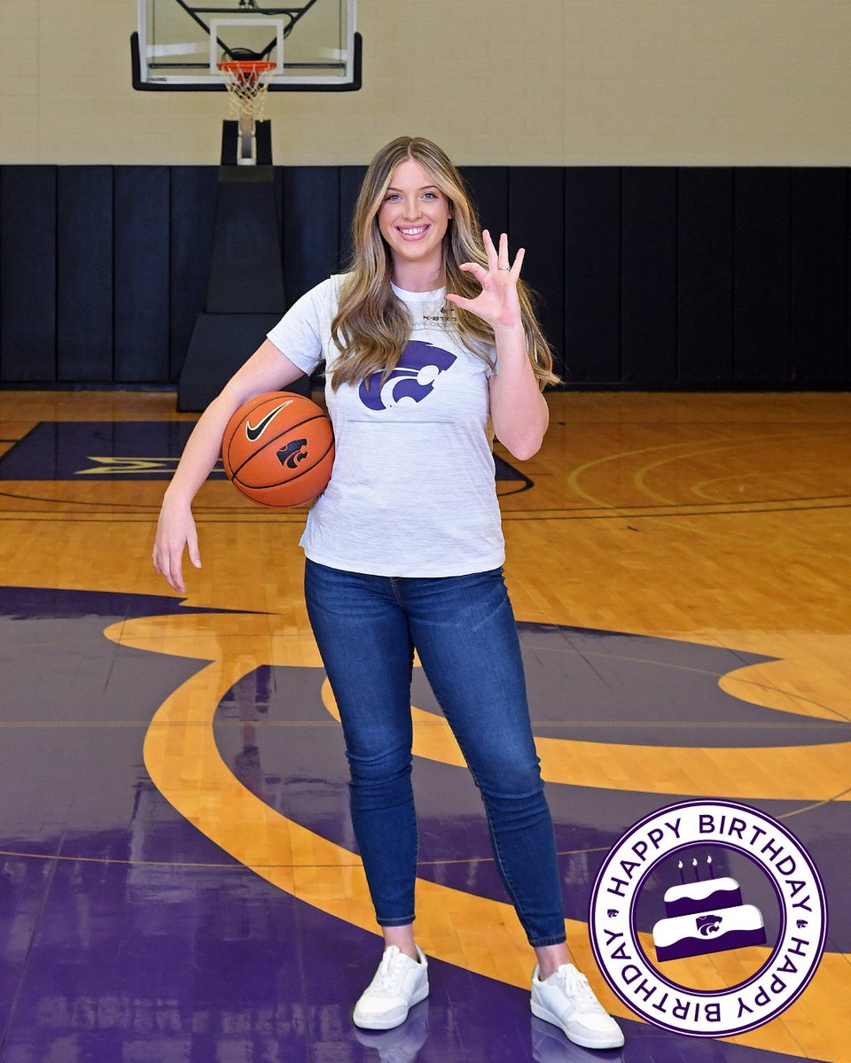 KStateWBB's tweet photo. Happy birthday, @logan_daei ๐
#KStateWBB x Family https://t.co/k5L23Zj6HL