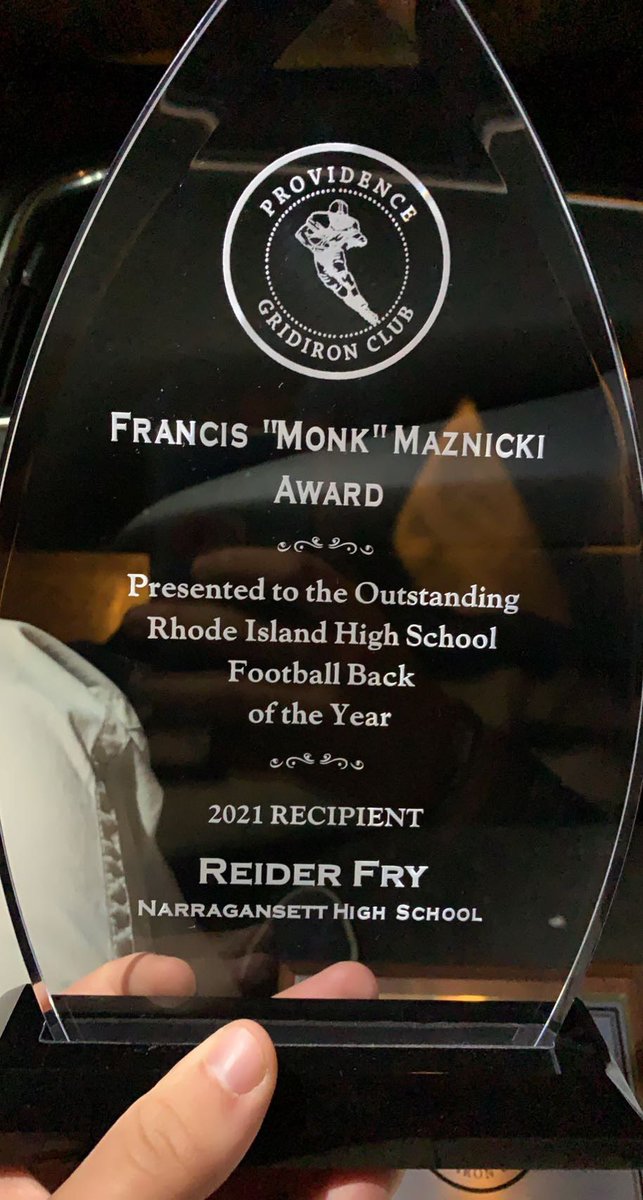 FryReider's tweet photo. Blessed to be awarded the RB of the year in the 🌊 state🙏. https://t.co/p9GZacUUBZ