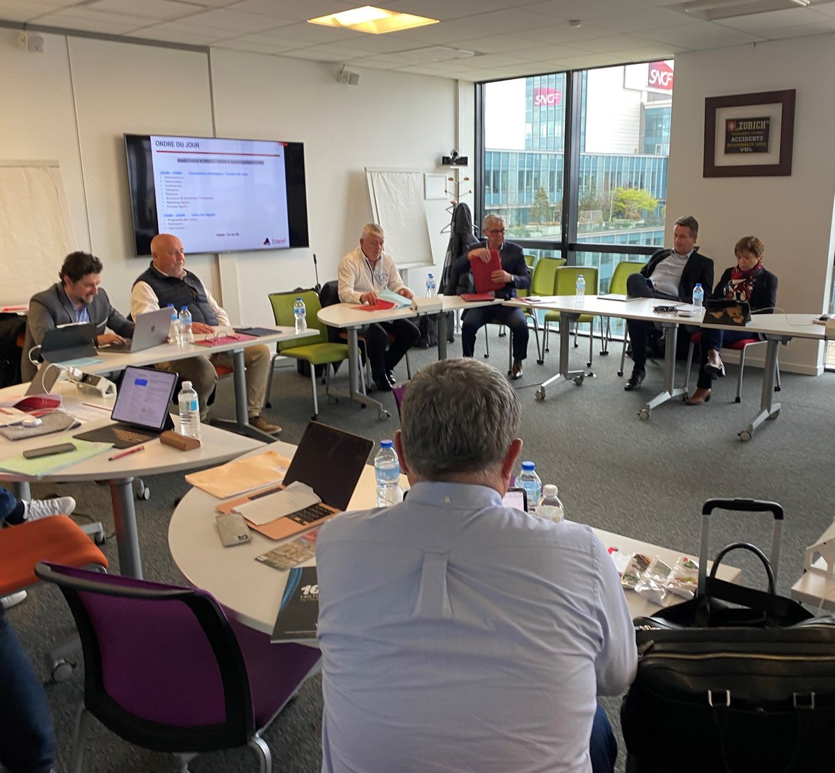 syndicatTriangl's tweet photo. - Bureau Exécutif -
Les membres du Bureau Exécutif de Triangl’ se sont réunis les 6 et 7 avril à Saint-Denis.
➡️ Échanges et bilan sur les différents sujets en cours (RSE, Commissions Techniques, SAG…) !
#syndicat #triangl #BE #generali #agent https://t.co/3lh7eP6qXp
