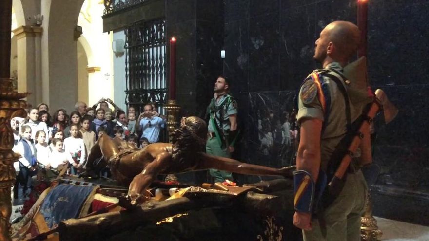 PlataformaMill1's tweet photo. A través de la cuenta oficial de la @cofradiamena , podrán informarse de los horarios que tendrá las #GuardiasLegionarias realizadas al #Titular de La Congregación el #STMO CRISTO DE LA BUENA MUERTE desde el #SabadoDePasion,con imposición de la #CoronaDeEspinas el 9A, a las 20:15 https://t.co/8XUKRLBbSV