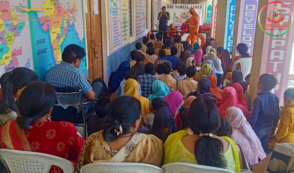 06NDRF's tweet image. "Awareness is the Greatest agent for change"
07/04/2022 #Team6NDRF
#CommunityAwarenessProgramme
💎Conducted at Government Senior Secondary School
📍Mahuwa khurd♦️Distt-Alwar
🇮🇳आपदा सेवा सदैव सर्वत्र🇮🇳
#Rajasthan
@NDRFHQ
@rajeduofficial 
@PIBJaipur 
@ANI 
@PTI_News
#NDRF4U