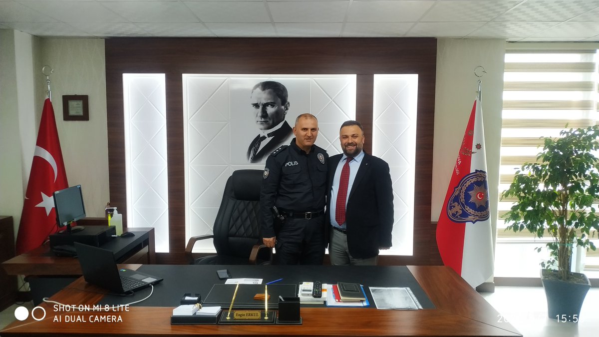 etap_2's tweet photo. Türk polis teşkilatının 117. yıl dönümü olması münasebetiyle İlçe Emniyet müdürlüğünü ziyaret ettim.Suluova İlçe Emniyet müdürümüz 
Engin ERKUL Bey ve Emniyet personeline, Ahirete intikal etmiş Tüm Şehitlerimize Türk Milletine Yaptığı şerefli hizmetleri için teşekkür ederiz. https://t.co/nk1TIrMEHl
