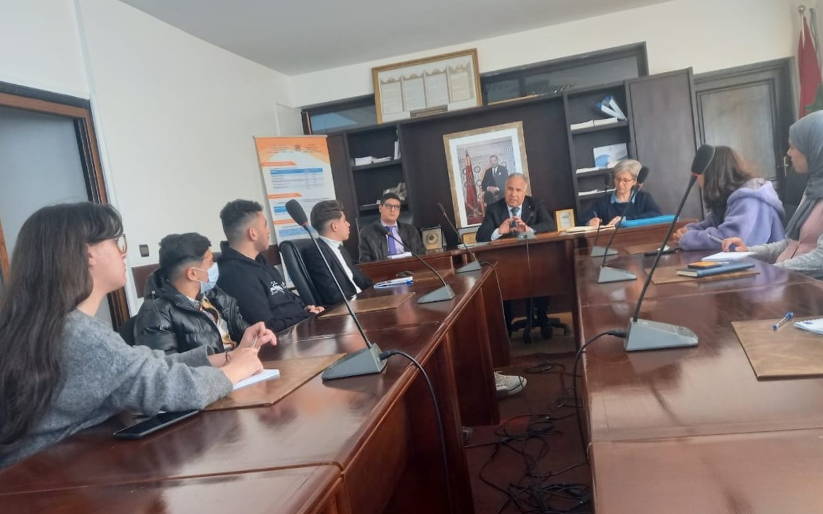UNICEFMaroc's tweet photo. ✅Forts moments d’échanges et de discussions entre les jeunes du #CPAJ et le Directeur de l’Education Non Formelle & son équipe autour de l’école de 2ème chance #E2C et l’initiative #child to #child qui vise à identifier les enfants en dehors du système pour les y réintégrer. https://t.co/EGU58zapNg