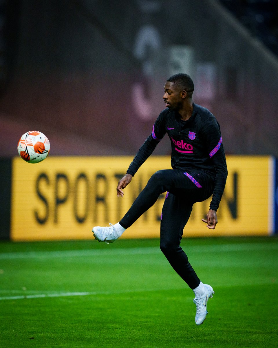 fcbarcelona_fra's tweet photo. 🇫🇷⚡ Des fans de @Dembouz ? 

#EintrachtBarça https://t.co/tJW8LmGJCZ