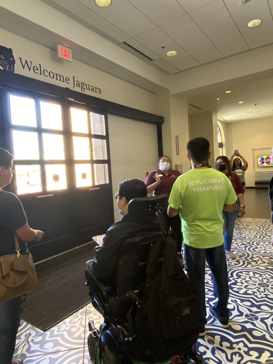 ReddixCounselor's tweet photo. Great day yesterday at Texas A&amp;M San Antonio! Our young adults were able to learn about continuing education and got to meet some new and familiar faces with @TamusaTucasa. Big thanks to @AbbyHughesSPED for making it happen. https://t.co/irGLGyl7qN