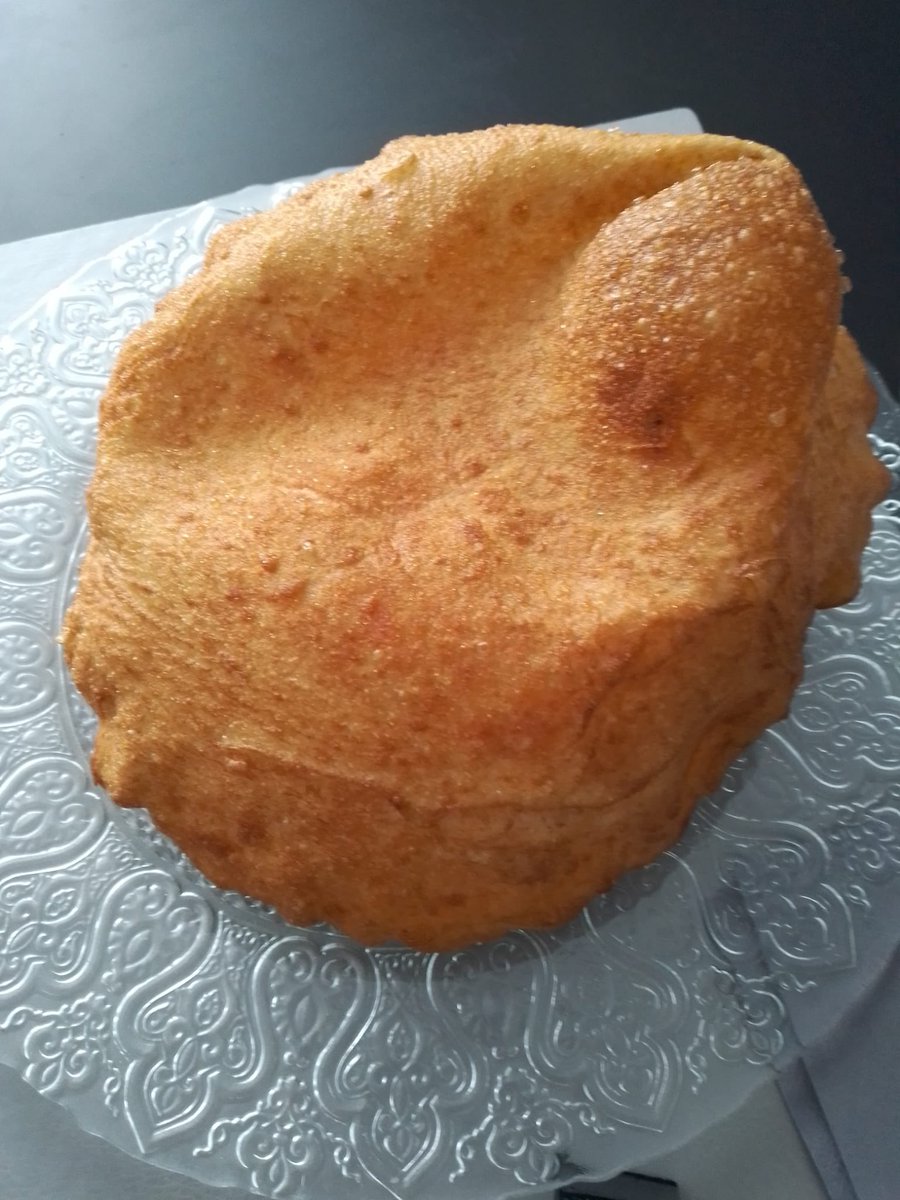 Campaniaslow's tweet photo. A #Napoli un giro da #Isabelladecham #pizzafritta #Sanita’ #Vergini https://t.co/B5CGl0XaZC