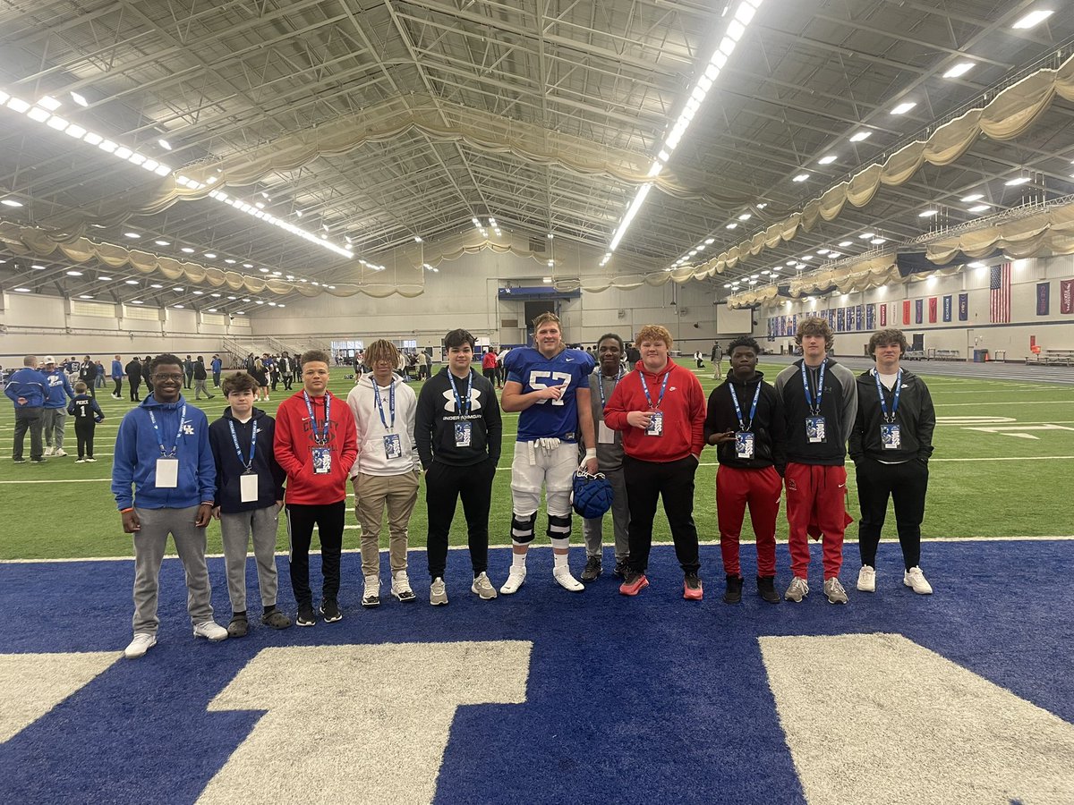 cards_football's tweet photo. Future, current and former Cards! #BillWilsonBuilt Thanks Coach Hall and Coach Clay for setting today up for our guys! https://t.co/UnZvhIxdyr