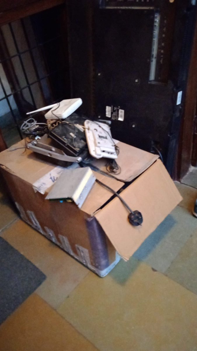 SpvResidents's tweet photo. Our ♻️ 2nd #Ewaste drive collected 200kgs+ electronic items handed to @ChintanIndia for safe &amp; ethical recycling ♻️

@SwachhBharatGov @SwachSurvekshan  @OfficialSdmc @SDMC_Official @LtGovDelhi @Secretary_MoHUA @PMOIndia @MoHUA_India @GyaneshBharti1 @SwachhBharatGoi  @moefcc https://t.co/rttH2DpGao