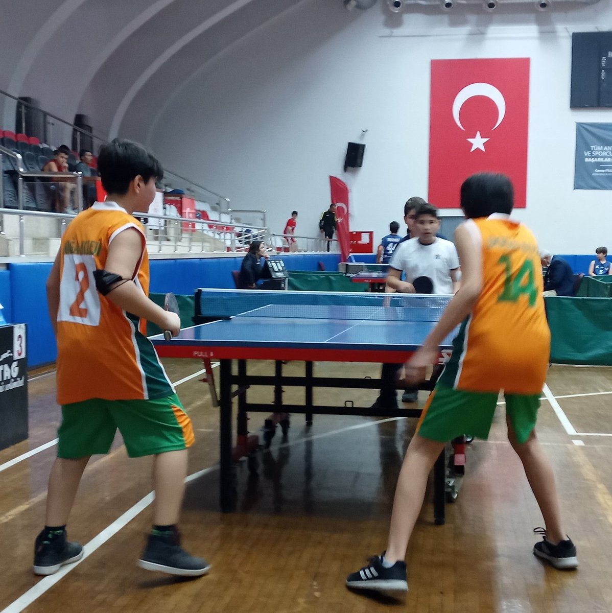 Aydın ilinde düzenlenen okullar arası küçük erkekler masa tenisi turnuvasında okul takımımız il 3.sü olmuştur. Öğrencilerimizin yapmış olduğu üstün performanstan dolayı tebrik eder başarılarının devamını dileriz. <a href="/huseyinbas87/">Hüseyin BAŞ</a> @aliaykut0909  @AydinDogaKoleji <a href="/Eminegzmnr/">Emine Gözmener</a>