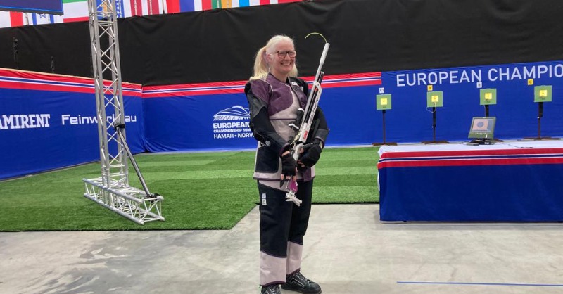 ShootingPara's tweet photo. 🔫How do blind or visually impaired people shoot with a rifle? 

The continental runner-up, Sonia Rivero 🇪🇸, explains it to us 👇🏻

🗞️Read the @MARCA story 🔗 https://t.co/NDM2aK2kvp

#ShootingParaSport @Paralimpicos @almu_marca  @ONCE_oficial