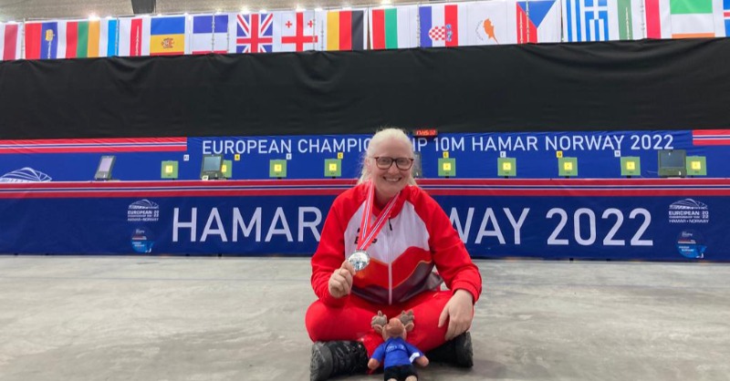 ShootingPara's tweet photo. 🔫How do blind or visually impaired people shoot with a rifle? 

The continental runner-up, Sonia Rivero 🇪🇸, explains it to us 👇🏻

🗞️Read the @MARCA story 🔗 https://t.co/NDM2aK2kvp

#ShootingParaSport @Paralimpicos @almu_marca  @ONCE_oficial