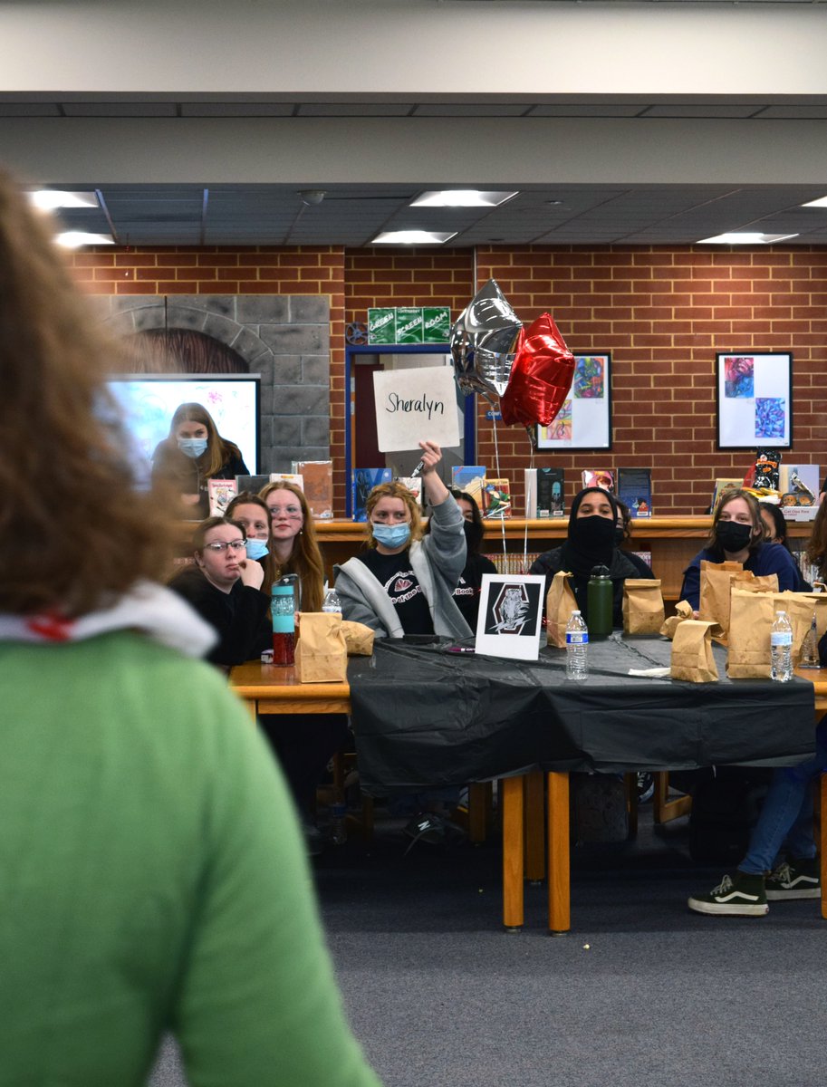 SpotsySchools's tweet image. Congrats to @ChancellorHS for winning the Battle of the Books for the FIRST TIME! In a tense competition, students from all 5 high schools faced off, getting quizzed on trivia from several books they&apos;ve read, and had just seconds to answer📚🏆
