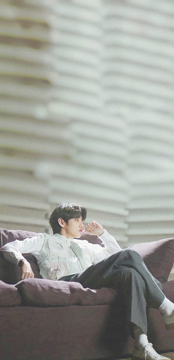 Kimarmy97727576's tweet photo. NATIONAL TREASURE V
WE LOVE YOU KIM TAEHYUNG 
Keep Listening to the most Romantic and beautiful OST of the year #V_ChristmasTree #ChristmasTree by Top Soloist #V #BTSV of @BTS_twt https://t.co/5Dd0wP36wW