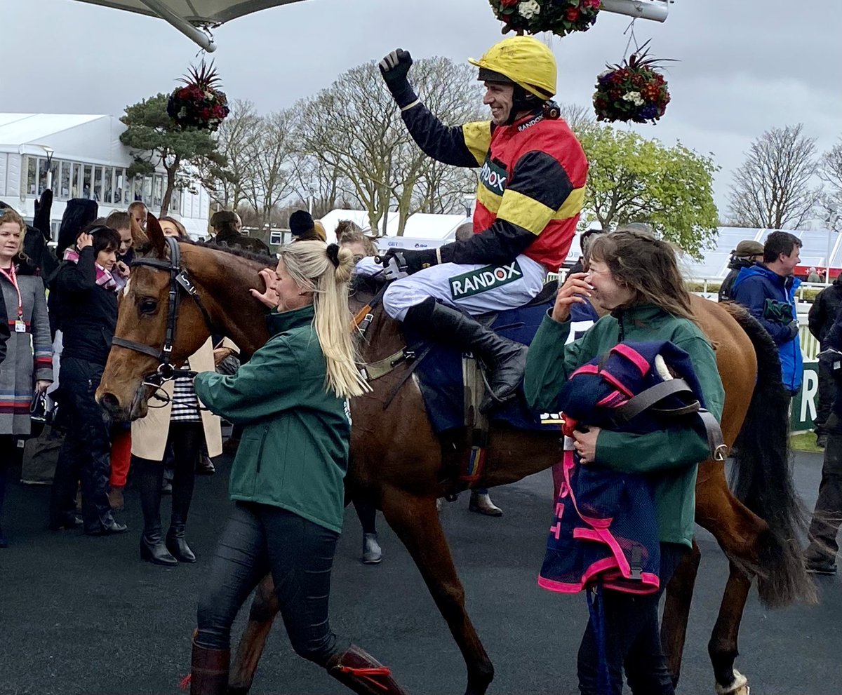 Sir Percy’s tenacious son Knight Salute wins the G1 Jewson Anniversary Juvenile Hurdle at Aintree, his sixth victory from seven starts over hurdles.