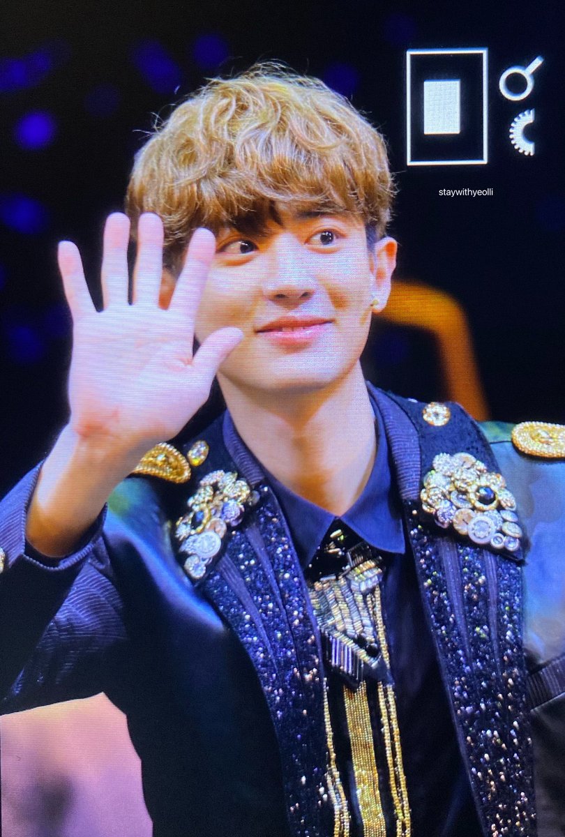 StayWithYeolli tweet media