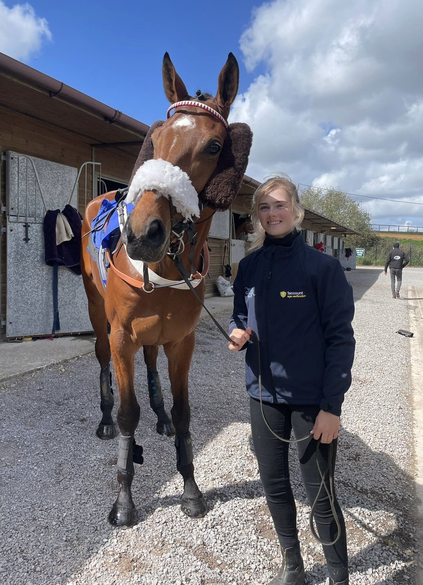 wgreatrexracing's tweet photo. BOLSOVER BILL wins the 3 mile Novice Handicap Hurdle @TauntonRacing under our Conditional Jockey @quinn_caoilin for owners Jim and Claire Bryce. Well done to the whole team for all their hard work! #wgr @1accountID https://t.co/raZRwLR5r9