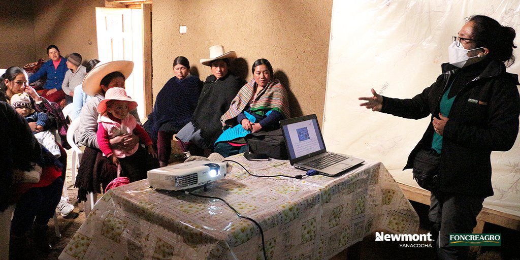 FoncreagroCaj's tweet photo. Actualmente, 200 mujeres de 10 caseríos participan en nuestros talleres. Aquí enseñamos temas como la crianza de cuyes, artesanía textil, manejo de ganado vacuno, salud, entre otros. 

#CapacitaciónMujeres #Foncreagro https://t.co/MwrMF3TnQc