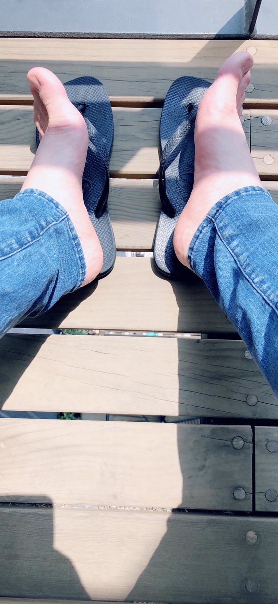domcdmx's tweet photo. Come and relax my feet, you disgusting slave, while I drink wine. #alphamale #findom #leatherdom #footfetısh #cashmaster #cashdom #cashsub #tribute https://t.co/HYms2c7CVx