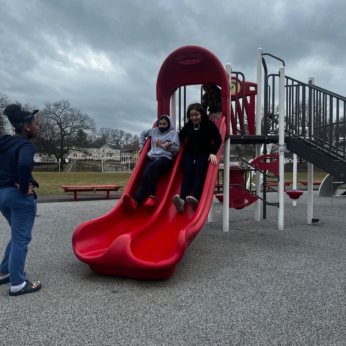 Earlier this week, Lawrence eighth-graders Juliet, Radelkis, and Steisy babysat a 3-year-old girl and gave her mom a break. They spent the afternoon playing outside with the girl, giving the gift of what kids crave the most— attention and love. #aaronspresents